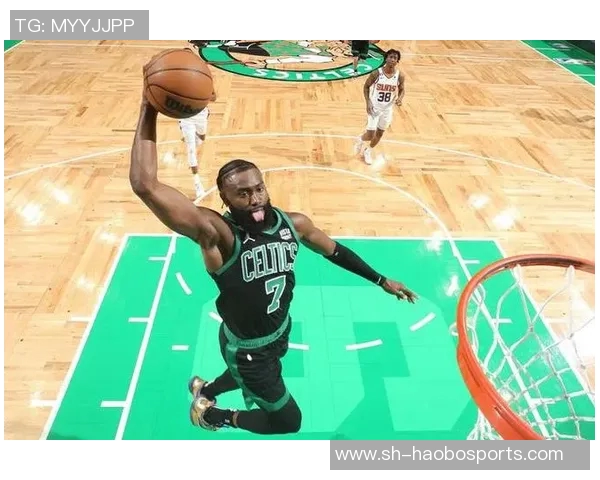 路威称赞杰伦布朗为12月最佳球员东部无人能敌的杰出表现引发关注